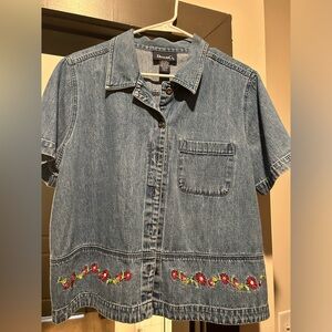Denim&Co button down embroidered denim shirt. Size Large